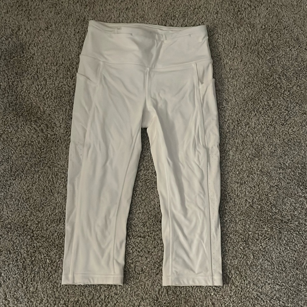 Brand new size 4 white Capri Lululemon leggings